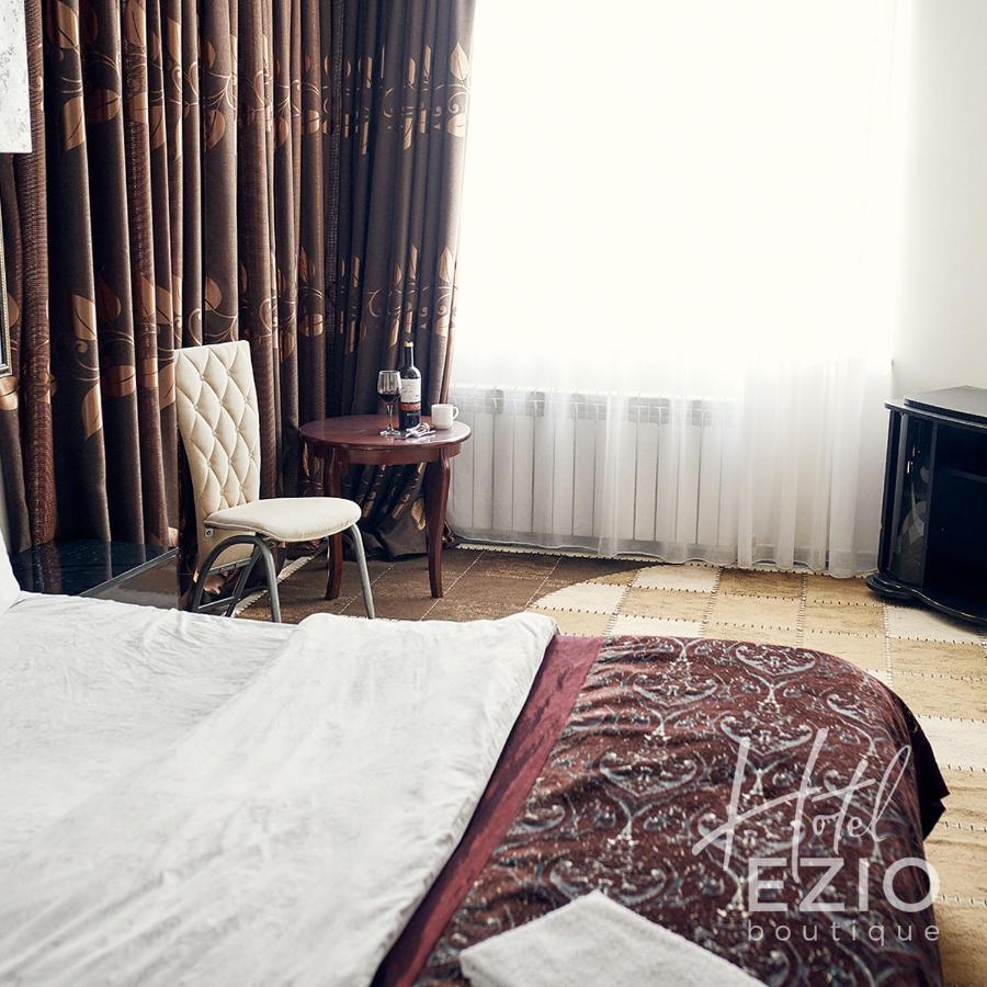Hotel Ezio Codru Екстер'єр фото