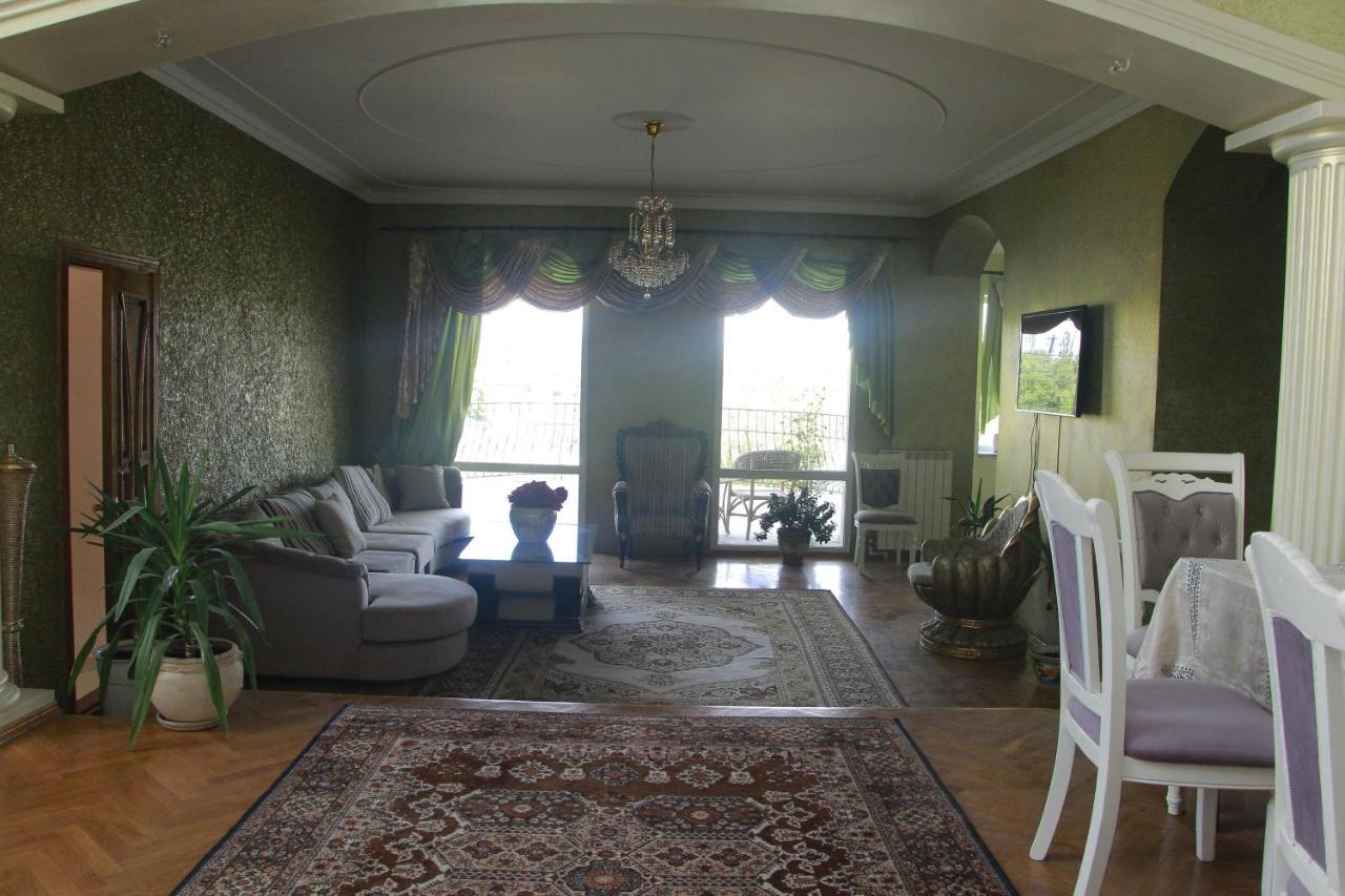 Hotel Ezio Codru Екстер'єр фото