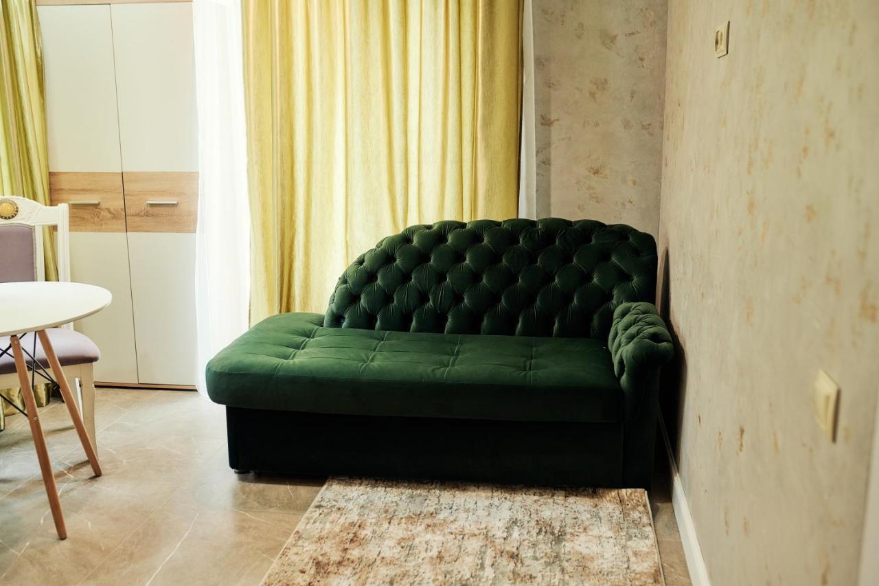Hotel Ezio Codru Екстер'єр фото