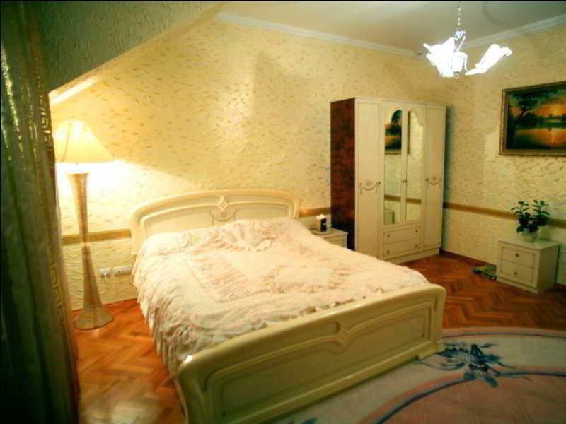Hotel Ezio Codru Екстер'єр фото