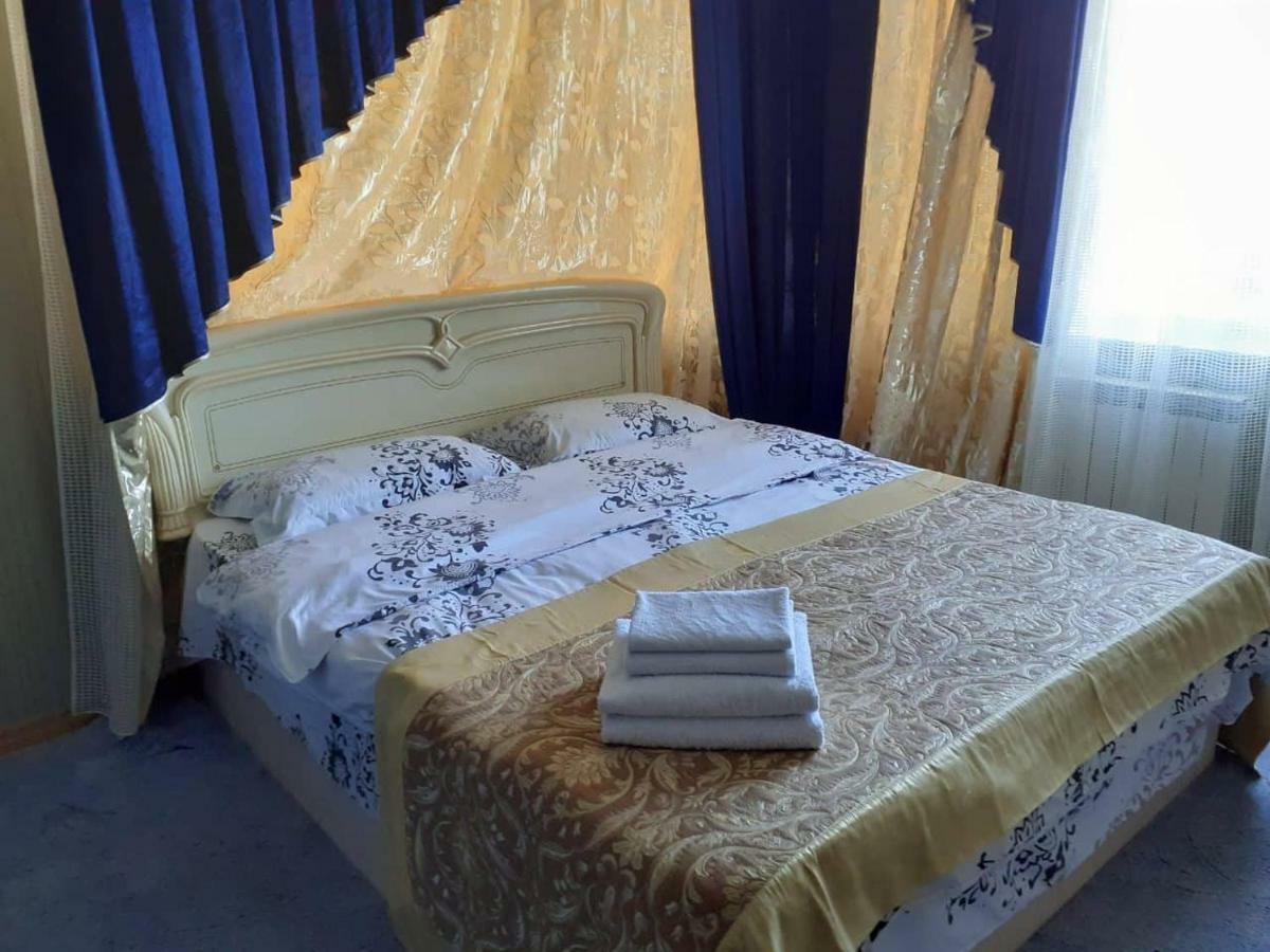 Hotel Ezio Codru Екстер'єр фото